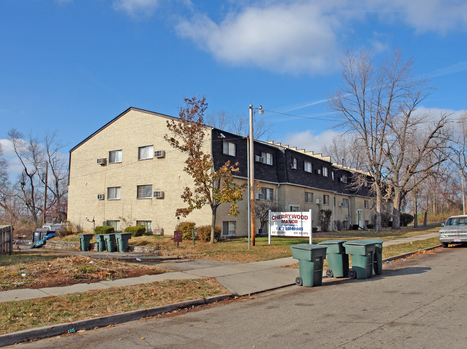 Cherrywood Manor in Dayton, OH - Foto de edificio