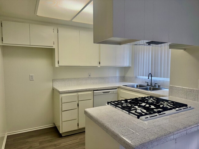 16862 Lynn Lane