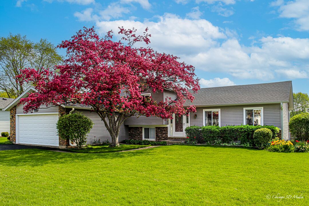 604 Nordic Ct in Libertyville, IL - Building Photo