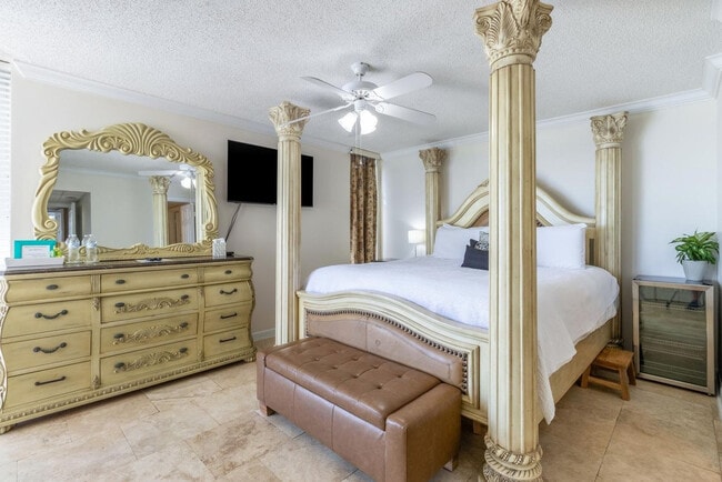 10515 Front Beach Rd in Panama City Beach, FL - Building Photo - Building Photo