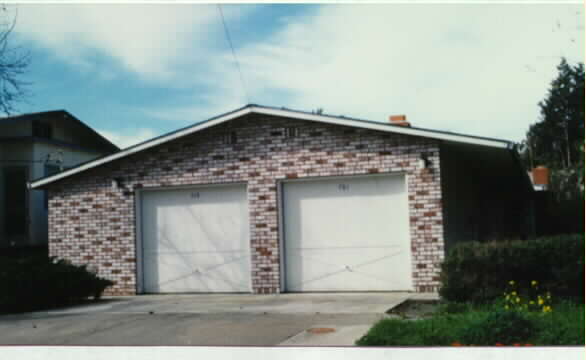 719 Robinson St in Martinez, CA - Building Photo - Building Photo