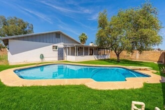 5739 W Monte Vista Rd in Phoenix, AZ - Building Photo - Building Photo