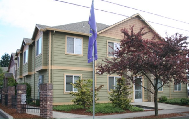 Dalton Park Apartments in Portland, OR - Foto de edificio - Building Photo