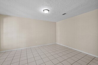 10534 Huntington View Dr in Houston, TX - Building Photo - Building Photo