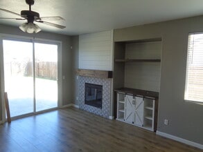 1157 Silver Spur Way in Plumas Lake, CA - Building Photo - Building Photo