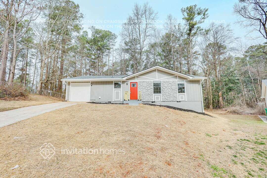 4096 Big Valley Trail in Stone Mountain, GA - Building Photo