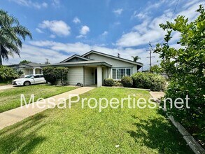 677 E Highland Ct in Upland, CA - Building Photo - Building Photo