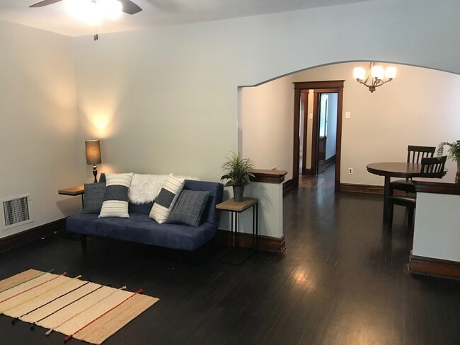 property at 5654 Devonshire Ave