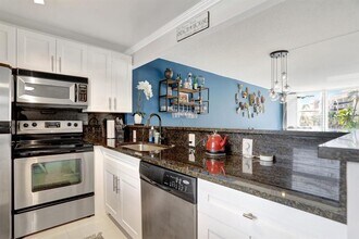 201 N Ocean Blvd in Pompano Beach, FL - Building Photo - Building Photo