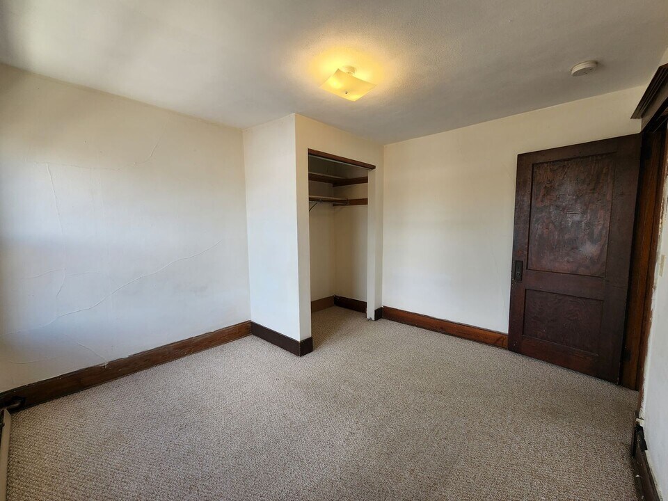 10 S Orchard St in Madison, WI - Building Photo
