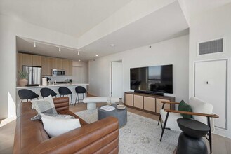 1475 N Kingsbury St in Chicago, IL - Building Photo - Building Photo