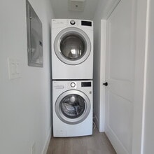 8151 Hazeltine Ave in Panorama City, CA - Building Photo - Building Photo