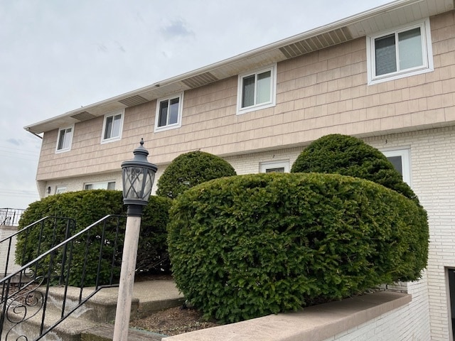 200 N Avalon Dr in Wintersville, OH - Building Photo