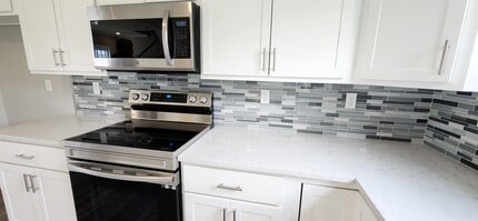 168 Lockheed Dr in Coraopolis, PA - Building Photo - Building Photo