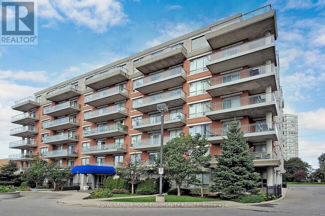 777-777 Steeles Ave W