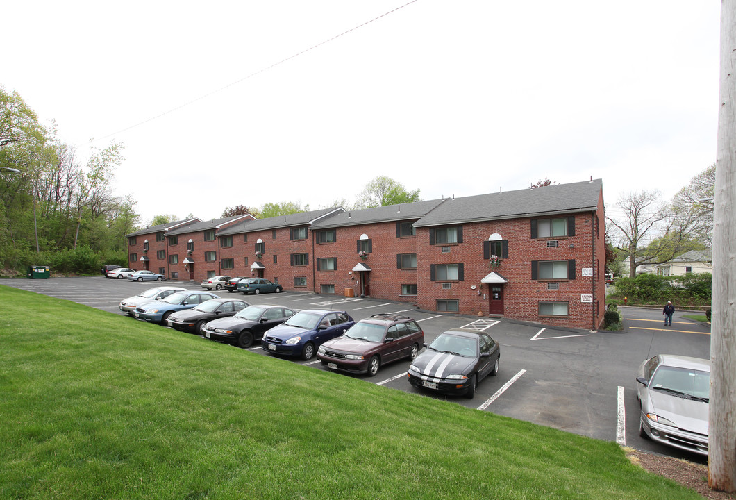 Brook Edge in Chicopee, MA - Building Photo