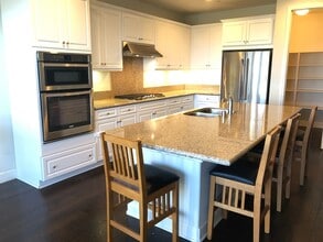 404 Adobe Estates Dr in Vista, CA - Building Photo - Building Photo