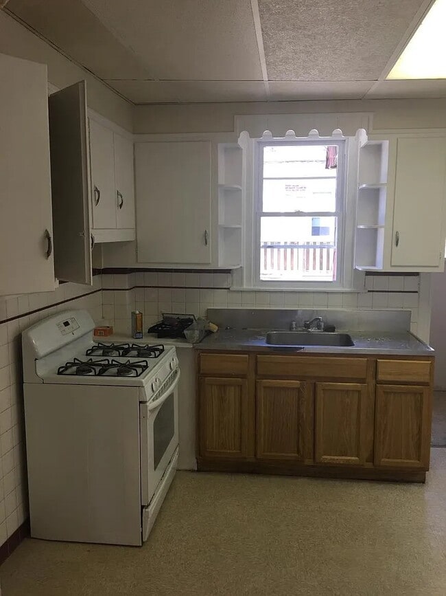 property at 5615 Florence Ave