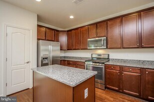 8404 Wood Thrush Way in Severn, MD - Building Photo