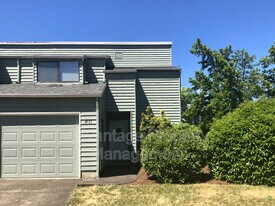 3931 NW Walnut Pl in Corvallis, OR - Building Photo