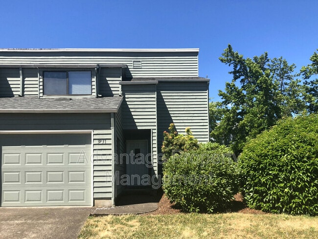 property at 3931 NW Walnut Pl