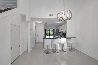 1567 Amanda St in Hollywood, FL - Foto de edificio - Building Photo