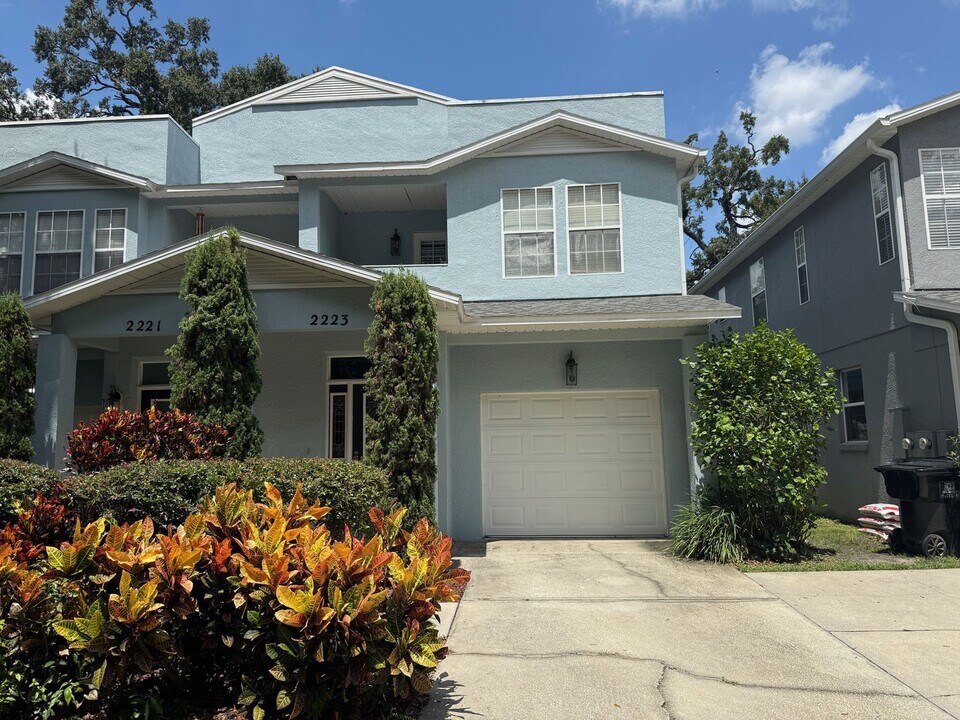 2223 Mt Vernon St in Orlando, FL - Foto de edificio