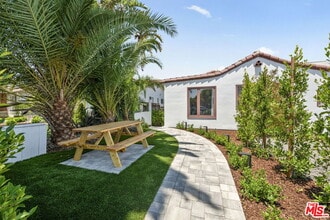 10503 Tennessee Ave in Los Angeles, CA - Building Photo - Building Photo