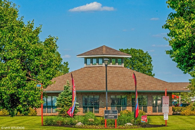 Bolton Estates in Columbus, OH - Foto de edificio - Building Photo