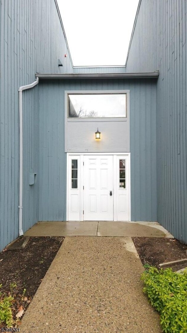 124 Drake Ln in Roxbury Township, NJ - Building Photo - Building Photo