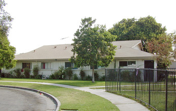 Banyan Apartments in Anaheim, CA - Building Photo - Building Photo