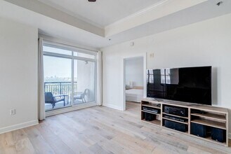 325 East Paces Ferry Rd NE in Atlanta, GA - Building Photo - Building Photo