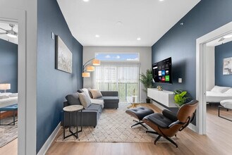 310 N Malcolm X Blvd in Dallas, TX - Building Photo - Building Photo