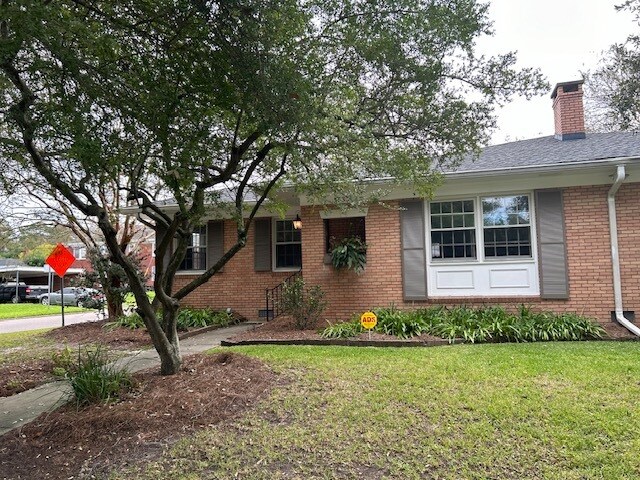 535 E 52nd St in Savannah, GA - Building Photo