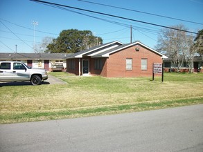 Cardinal Park Apartments in Bridge City, TX - Building Photo - Building Photo