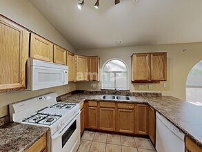 12751 W Palm Ln in Avondale, AZ - Building Photo - Building Photo