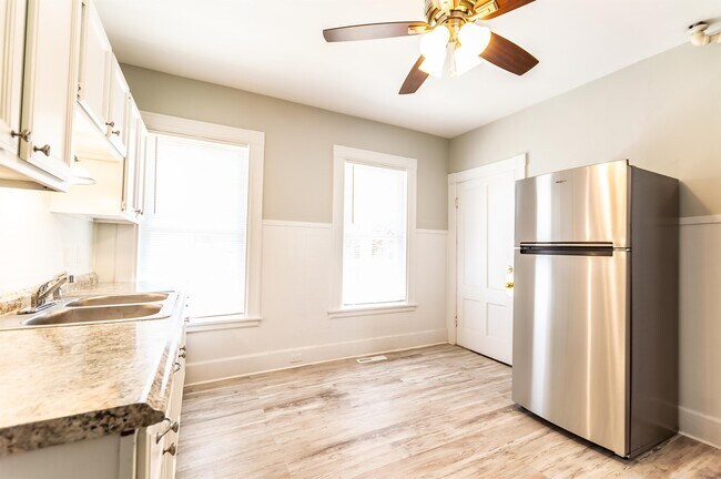 642 Maple St in Manchester, NH - Building Photo - Building Photo