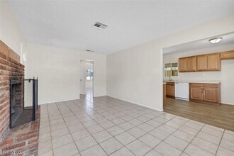 625 National St in Henderson, NV - Building Photo - Building Photo