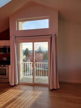 336 N 73rd St, Unit 338 in Seattle, WA - Foto de edificio - Building Photo