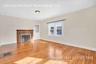 157 Pleasant St in Easthampton, MA - Building Photo - Building Photo