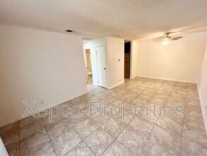 2857 N Los Felices Rd in Palm Springs, CA - Building Photo - Building Photo