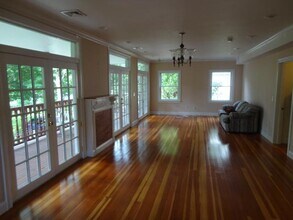 159 Longwood Ave, Unit 1 in Brookline, MA - Building Photo - Building Photo