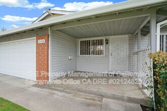 2140 W La Loma Dr in Rancho Cordova, CA - Building Photo - Building Photo