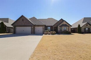 2703 SW Joshua Ave in Bentonville, AR - Building Photo