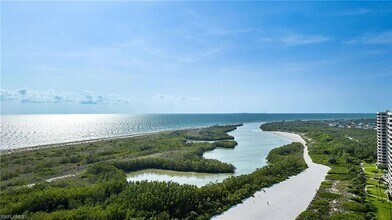 320 Seaview Ct in Marco Island, FL - Building Photo - Building Photo