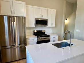 2649 W Cortland St, Unit 1 in Chicago, IL - Building Photo - Building Photo