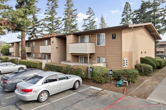 THE CASCADES in Sacramento, CA - Building Photo - Building Photo