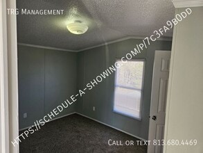221 Riggs Rd in Hubert, NC - Foto de edificio - Building Photo
