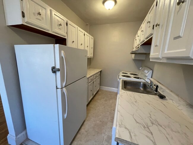 52 Strathmore Rd, Unit 24 in Boston, MA - Foto de edificio - Building Photo