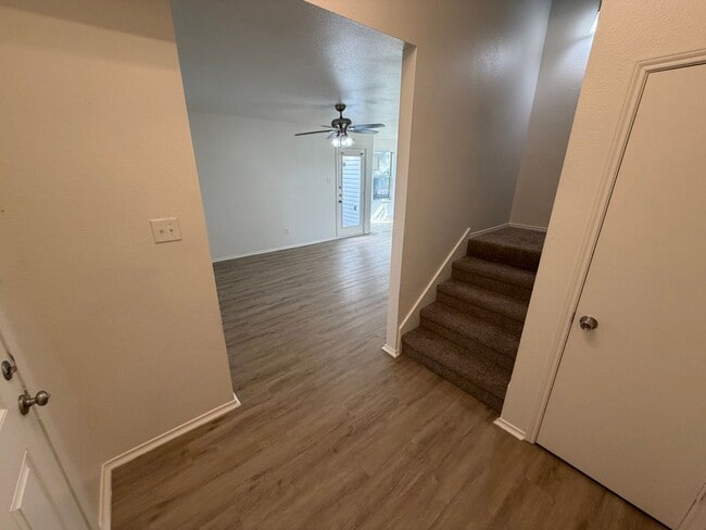 1106 Nueva Leon Plaza in Dallas, TX - Building Photo - Building Photo